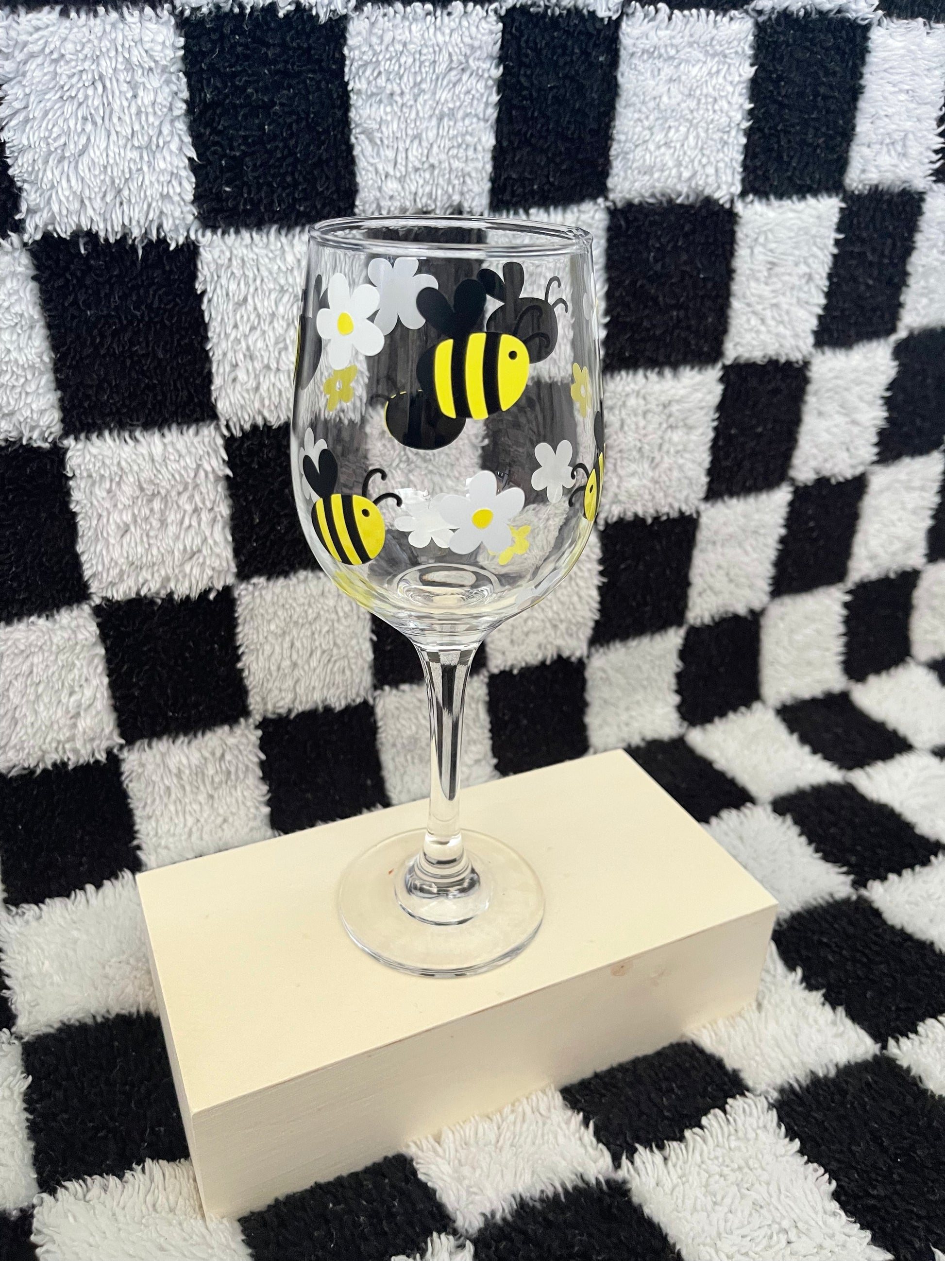 Bumblebee Wine Glass