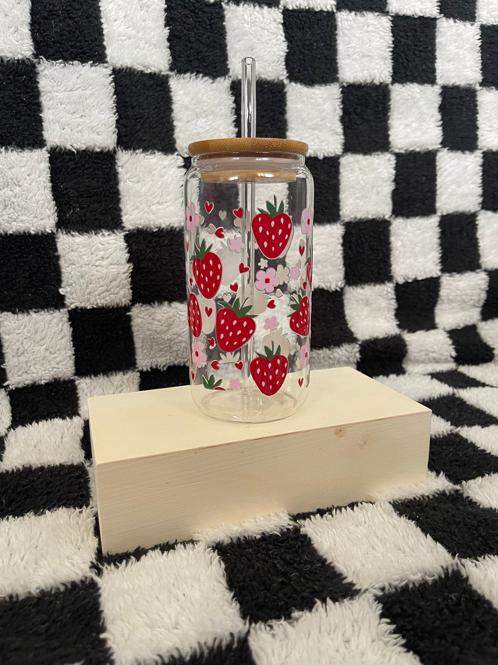 Strawberry Can Glass With Bamboo Lid